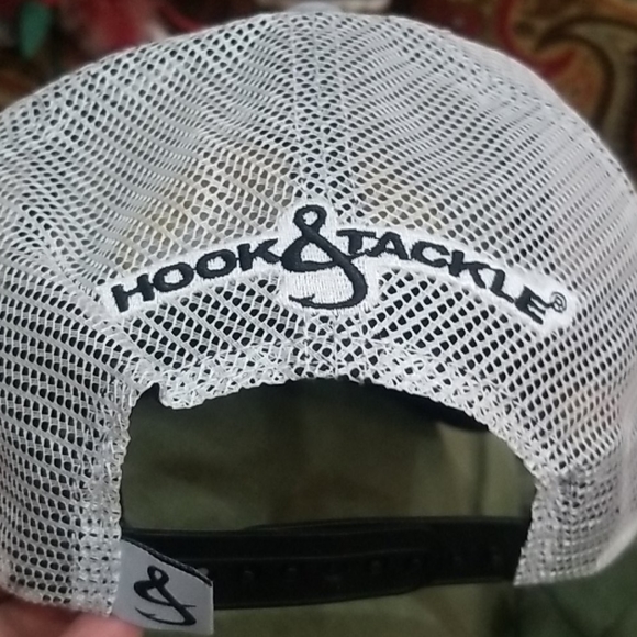 Hook & Tackle Snap back - Picture 2 of 5